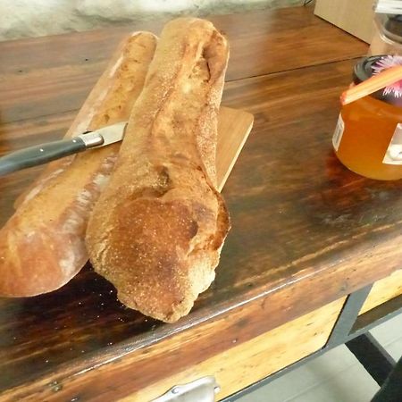 L'Alambic De L'Estuaire Bed & Breakfast Saint-Fort-sur-Gironde Bagian luar foto