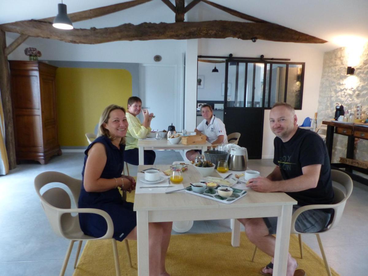 L'Alambic De L'Estuaire Bed & Breakfast Saint-Fort-sur-Gironde Bagian luar foto